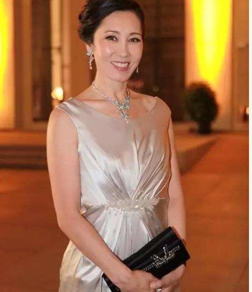 Behind Wang Sicong's absurd behavior, perhaps his mother Lin Ning and