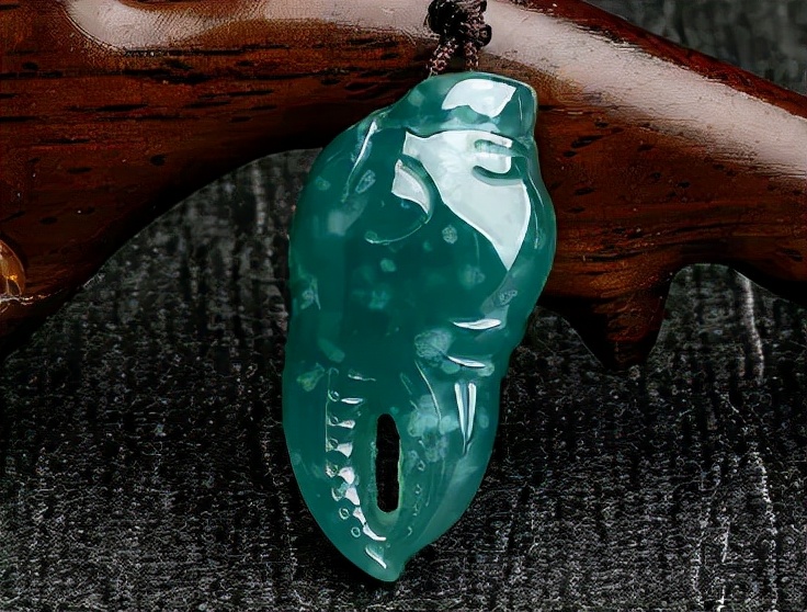 A list of jadeite valuations, the result is surprising how much blue