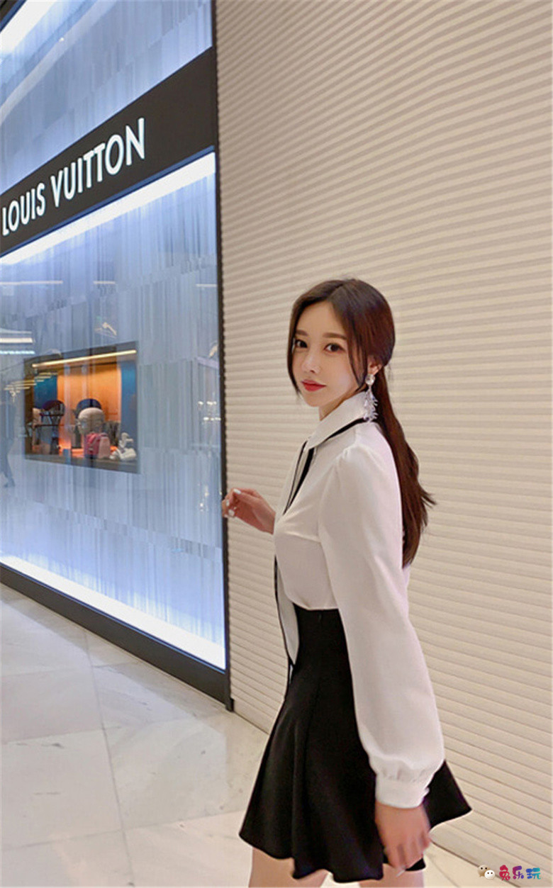 孙允珠丨白汀威士忌西洋字母絮带衣裙