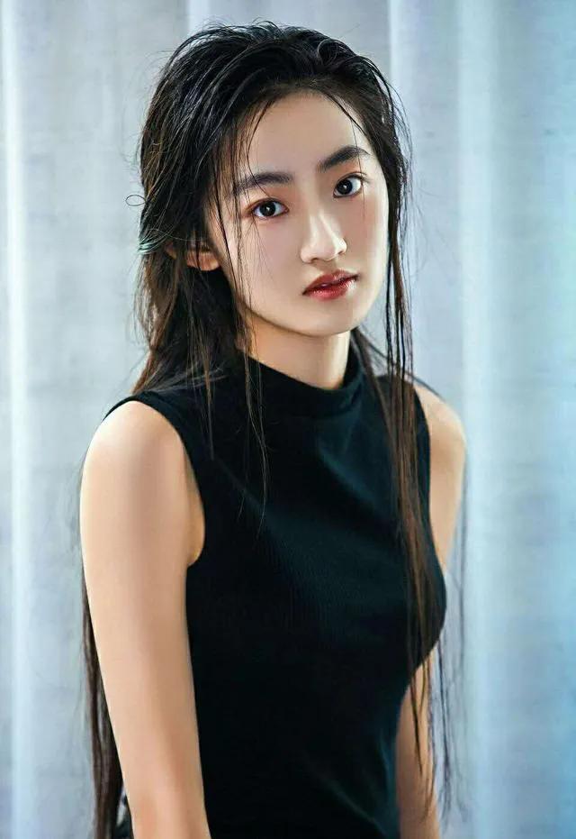 Beautiful and sexy actress from the Mainland-Yang Yutong 