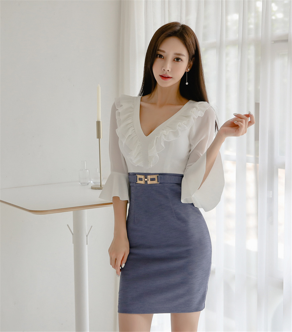 孙允珠丨苔原冰蓝花玉荷叶低胸拼搭裙