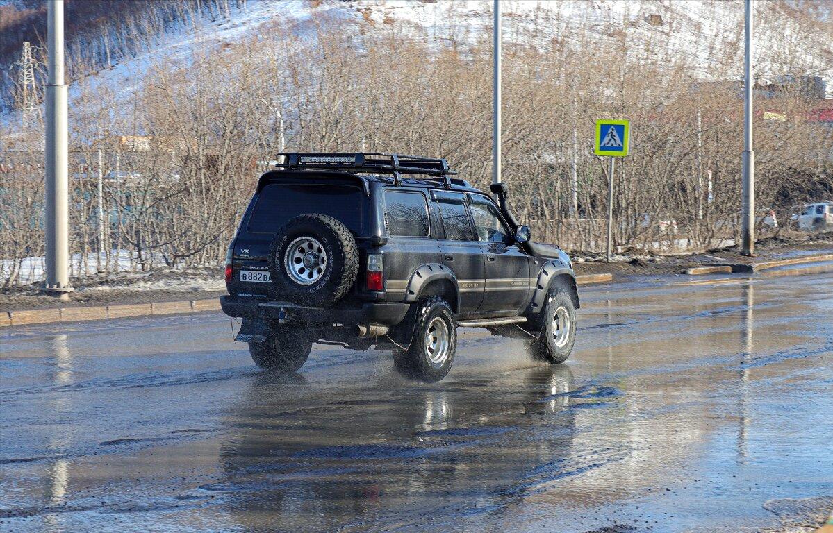 A strange thing in the Russian Far East the same car, the righthand