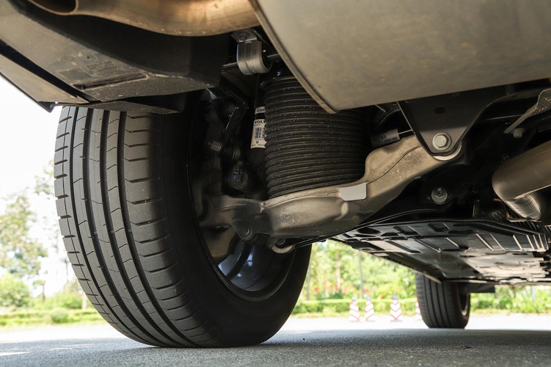 Volvo XC60 8AT + fulltime fourwheel drive + air suspension!The strength does not lose BBA iNEWS