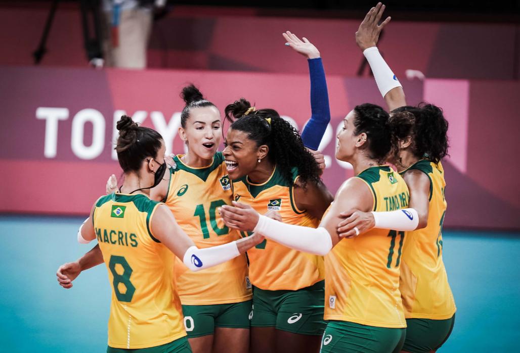 The women's volleyball finals are broadcast live on CCTV5!Brazil hits ...