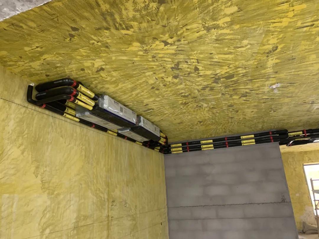 How do established HVAC distributors do their staffing and market