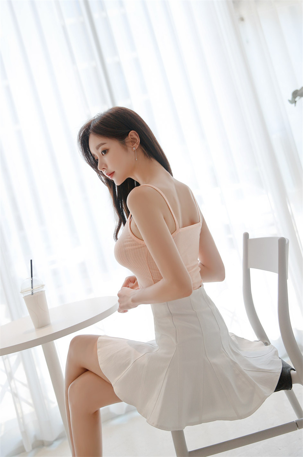 孙允珠丨纤梦婉婷粉杏果彩针织小开衫 孙允珠专题写真