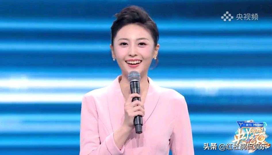 Zhang Shuyue and Li Hong are two tall beauties hosting on the same ...