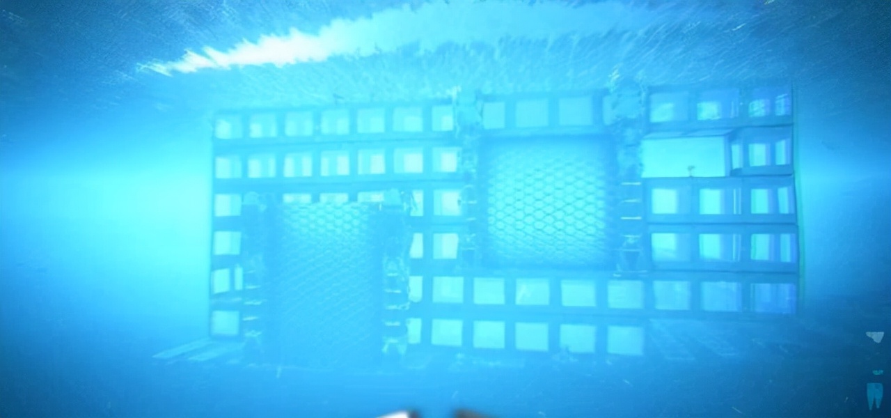 The anchor of "Ark Survival Evolved" explores the ocean.Did you