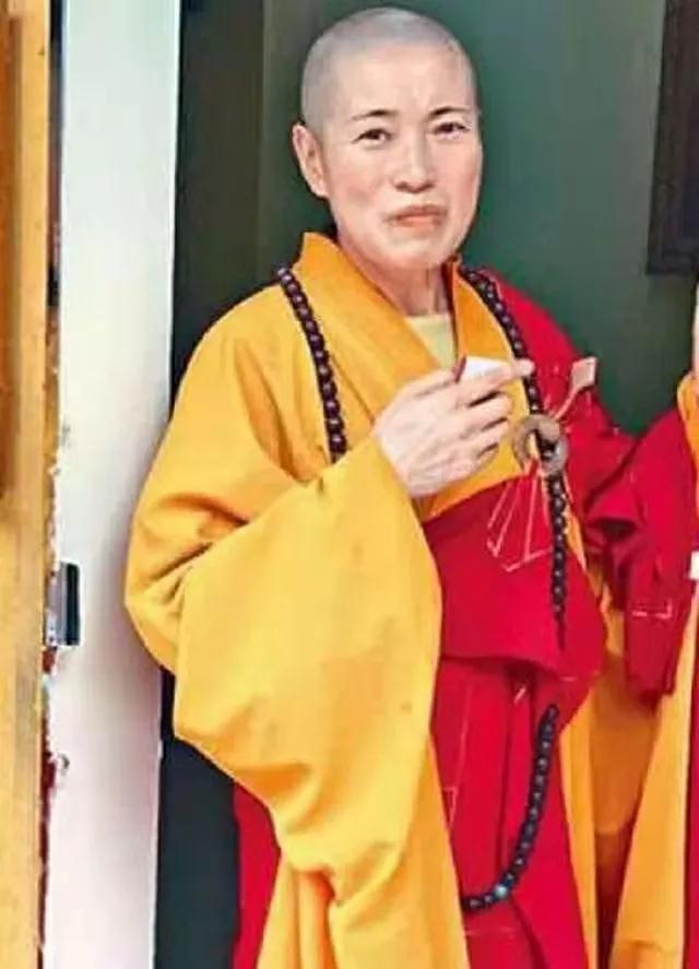 This female abbot married two monks, drove a luxury car to live in a ...