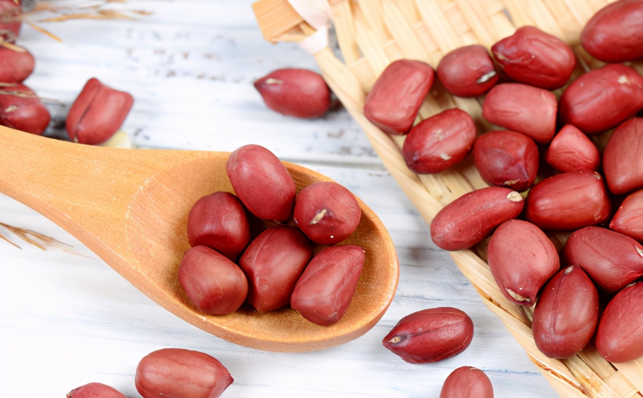 people-with-high-blood-pressure-eat-peanuts-every-day-does-their-blood