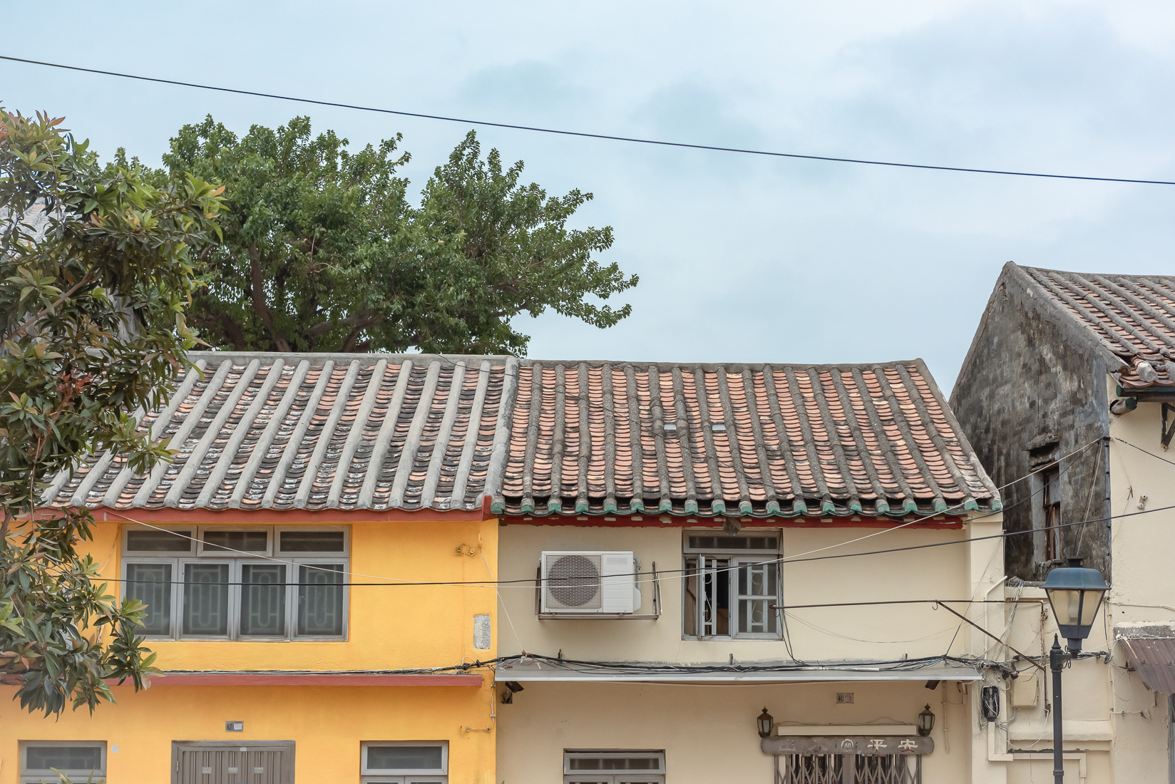 What does the countryside in Macau look like houses are built on the