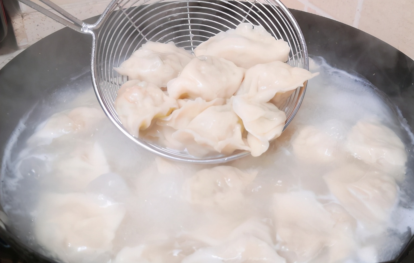 Cook quickfrozen dumplings, do not boil them in water, master 3 points