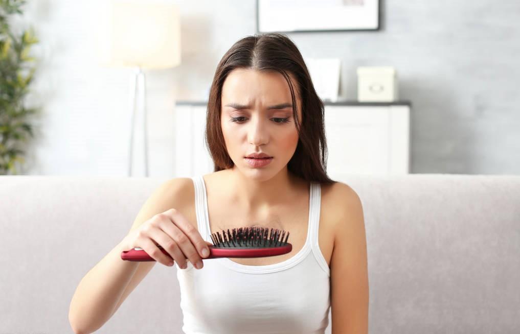 Does selenium disulfide prevent hair loss?Can I use shampoo when