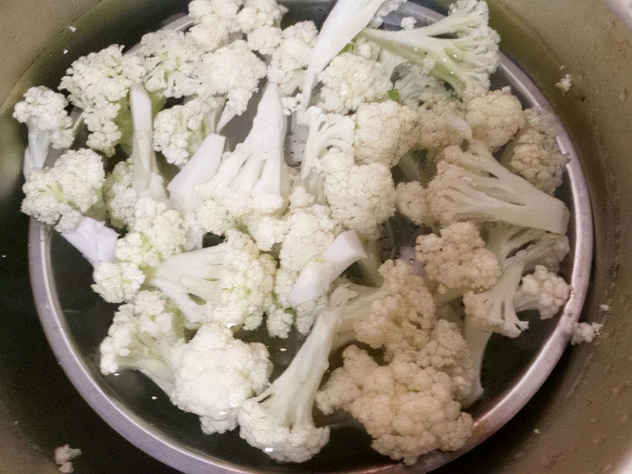 Stirfried cauliflower, the blanching water is not enough, without