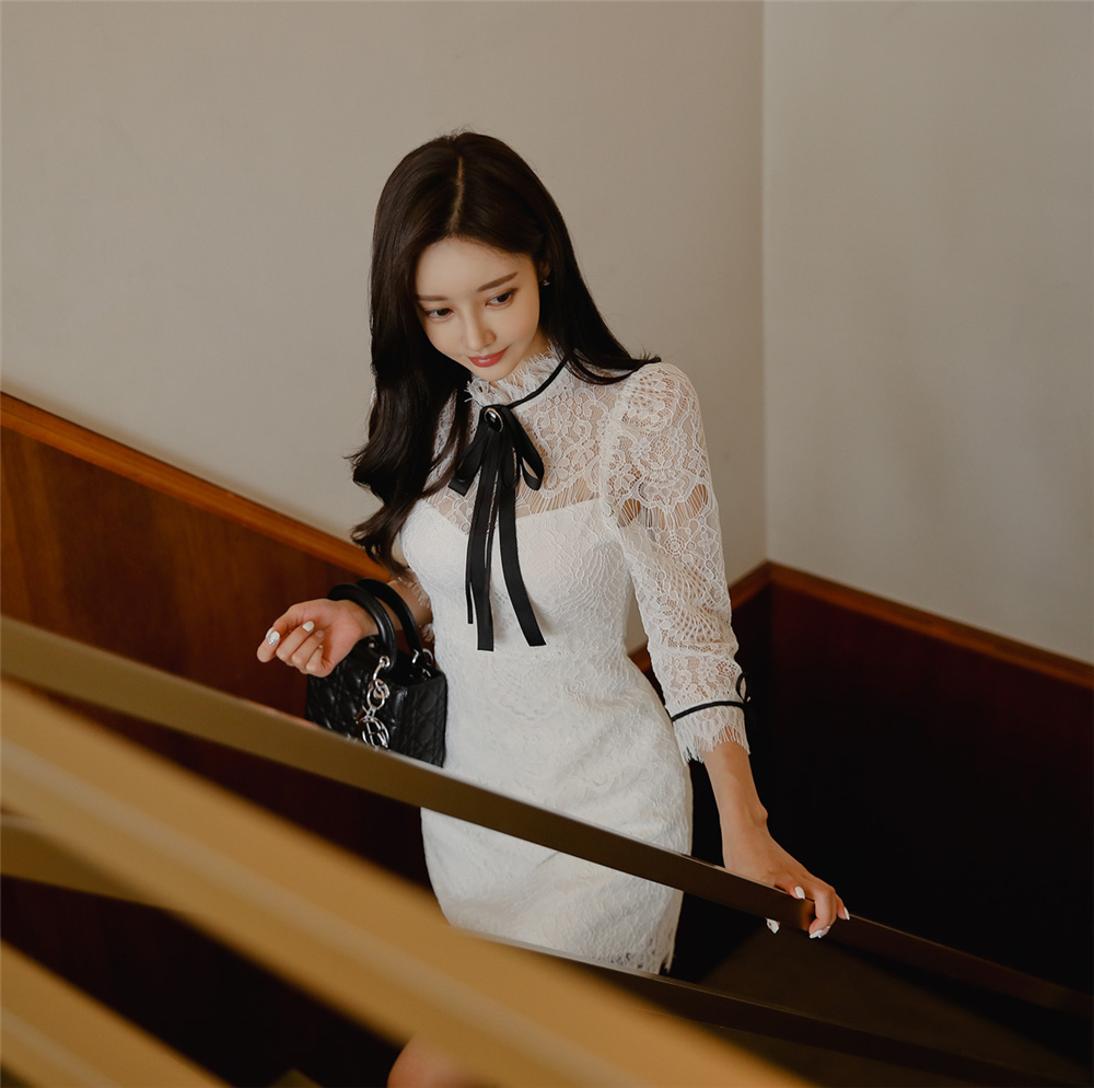 孙允珠丨羽帘白玫雕绣幕花系带蝴蝶裙