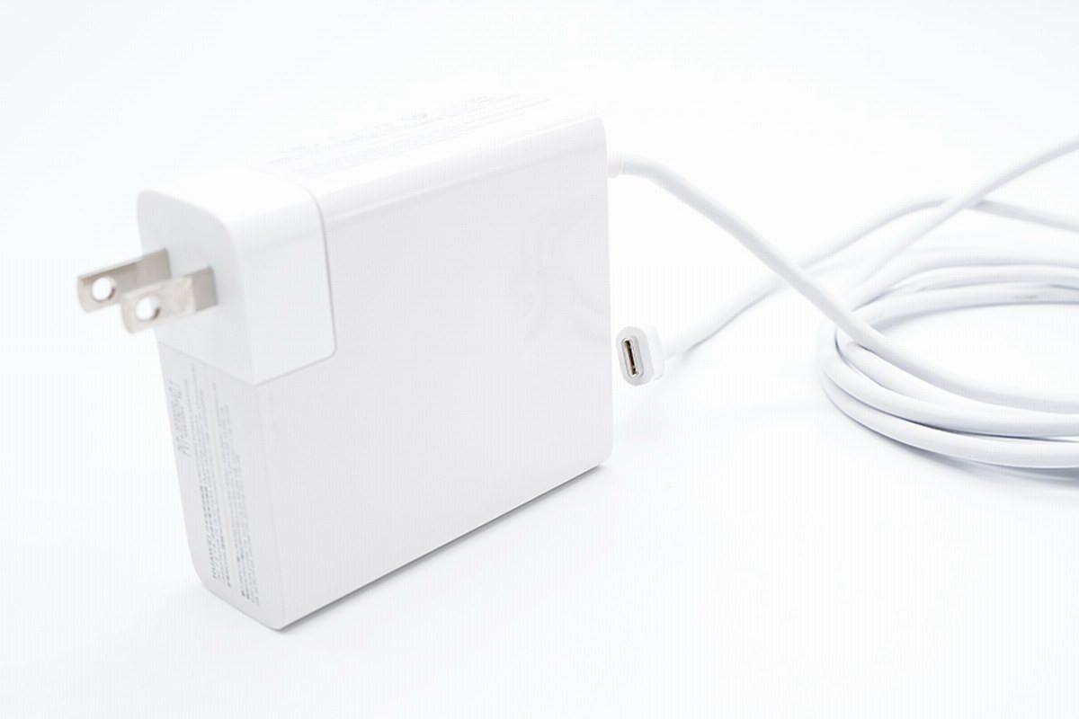 Original Huawei MateView 135W USB-C Super Fast Charger Adapter – Anti-Scratch, Shockproof