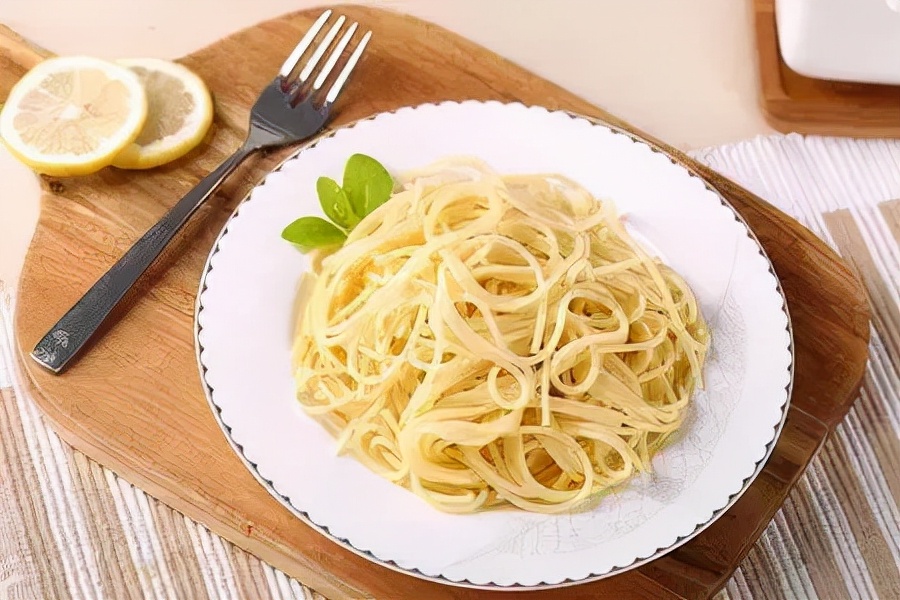 How to eat the staple food of gout healthier?Should I choose fine white rice flour or whole