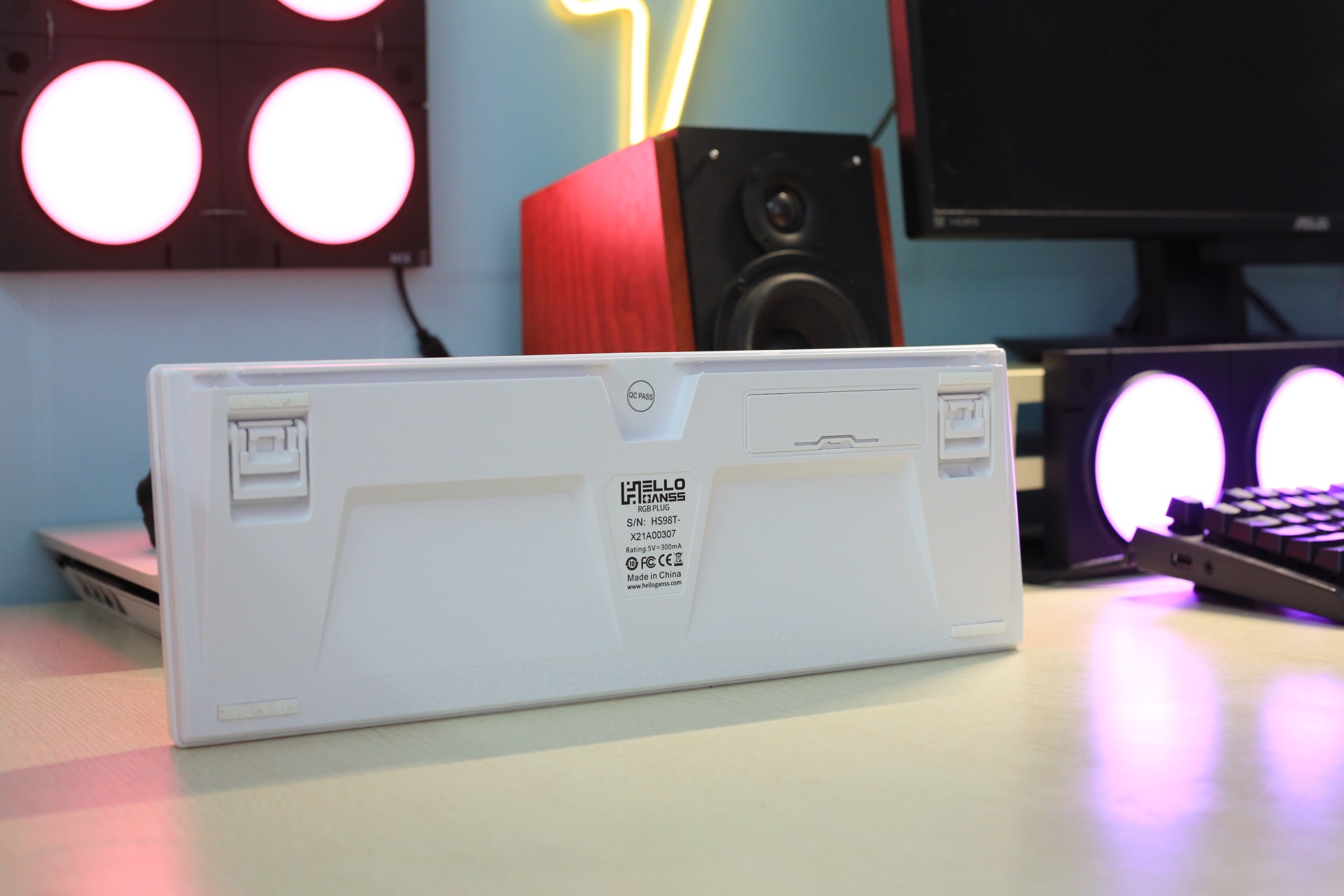 Squeeze toothpaste, one step HELLO GANSS HS98T wireless threemode