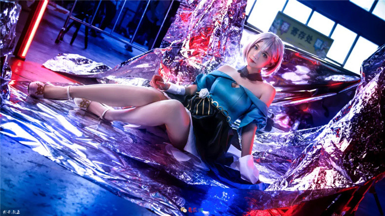 养乌龙猫的欠欠 丨《碧蓝航线》斯佩伯爵海军上将