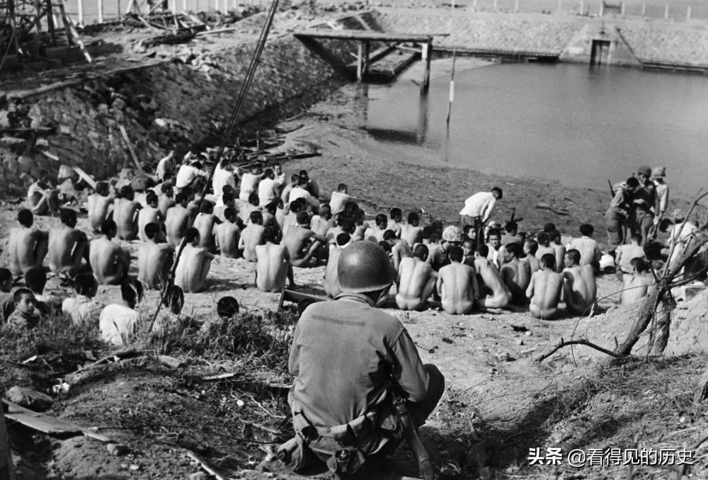 old-photos-of-the-korean-war-captured-chinese-and-north-korean-soldiers