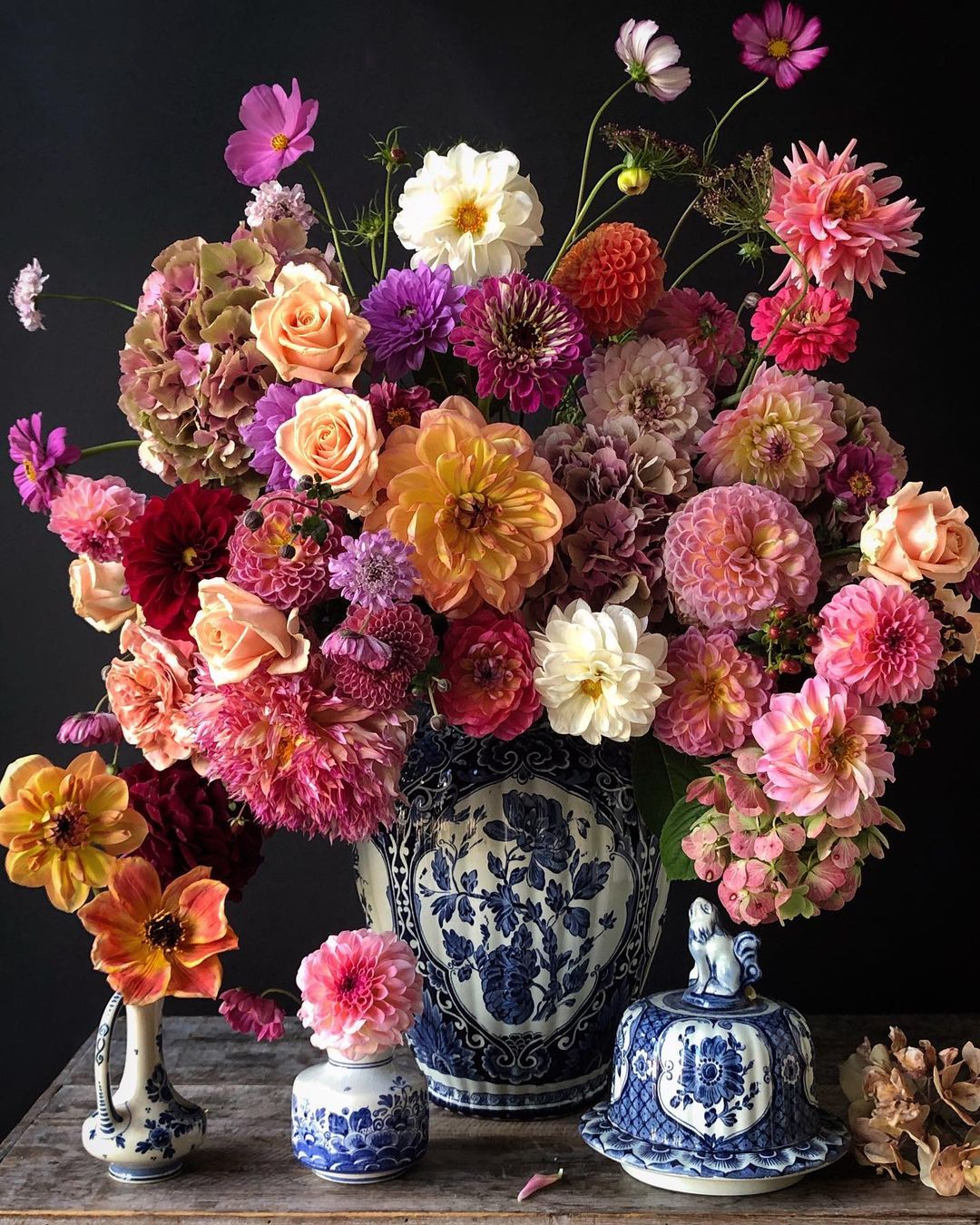 Mid-autumn flower arrangement - iNEWS