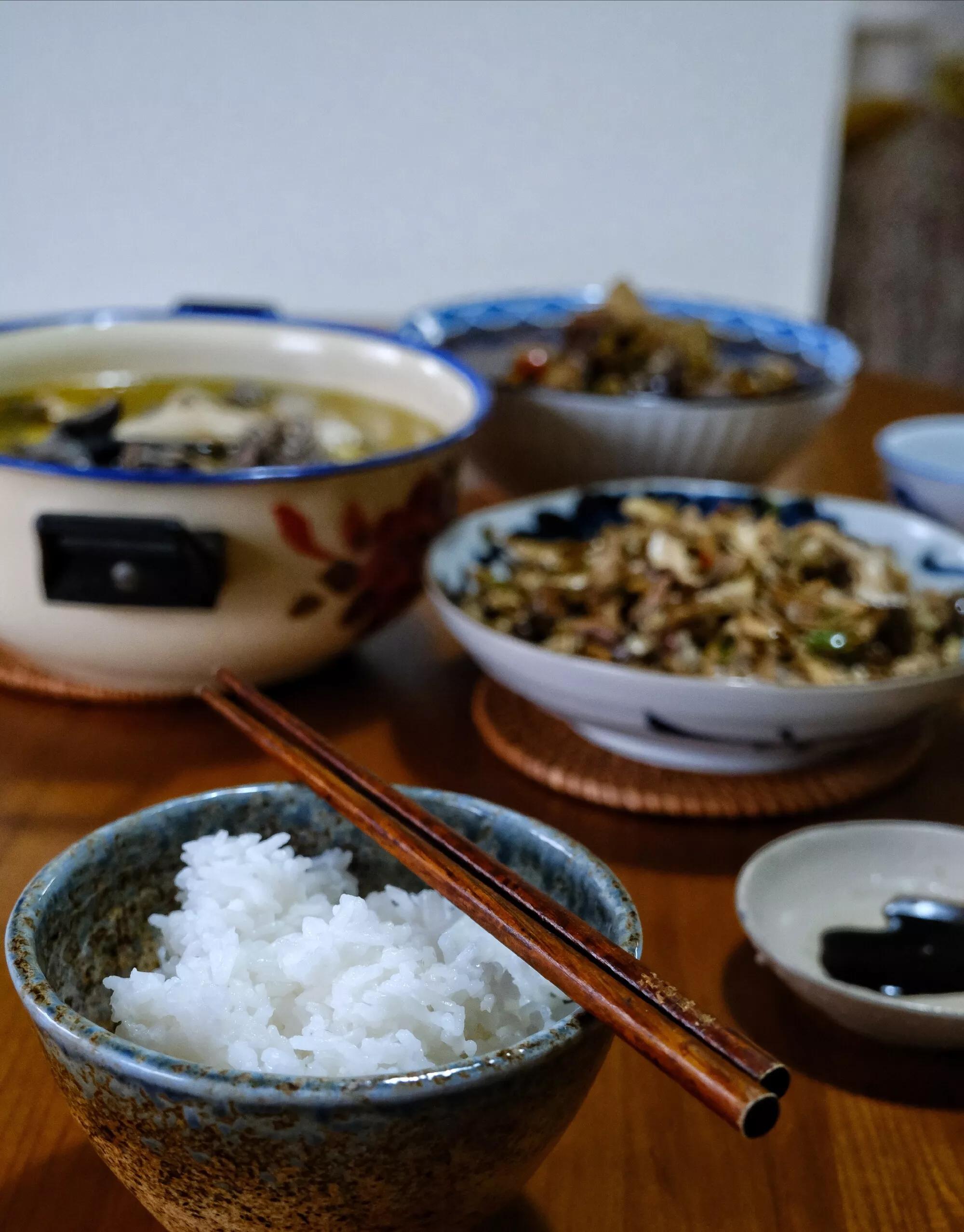 Matsutake chicken broth, chopped garlic and green pepper fried with