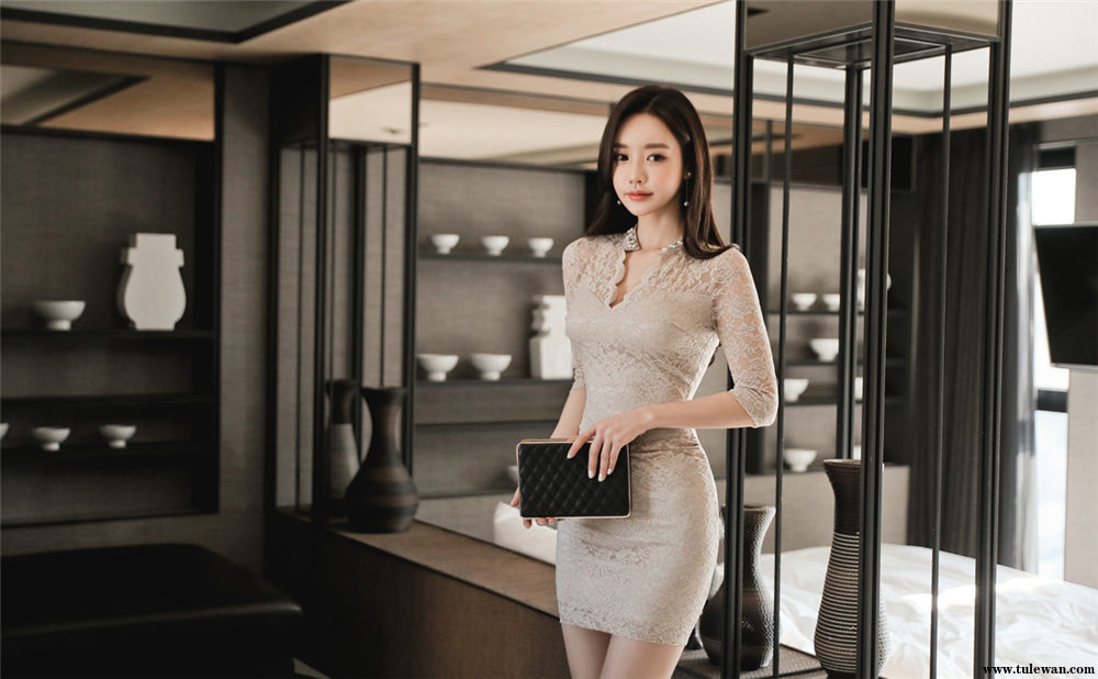 孙允珠丨皇廷蔷薇温润粉底花瓣古典裙