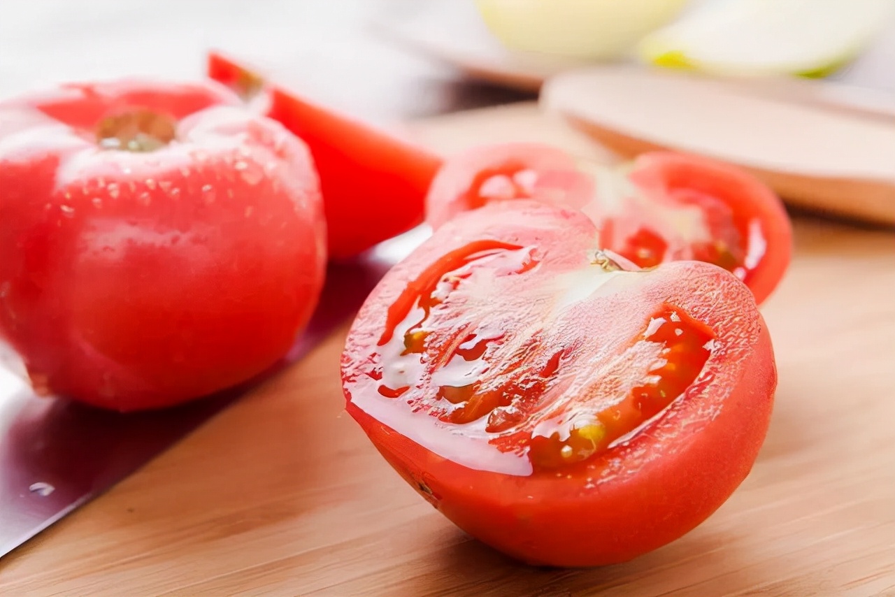 Can tomatoes be poisoned?real iNEWS