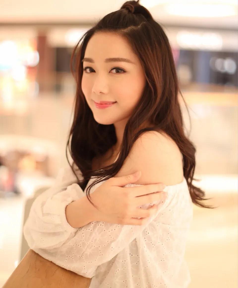 Tang Luowen suddenly appeared at Tang Shiyong’s bakery in Causeway Bay and indirectly denied that she was pregnant. The rumor that she was hiding to raise a baby was self-defeating | UHK Hong Kong Life