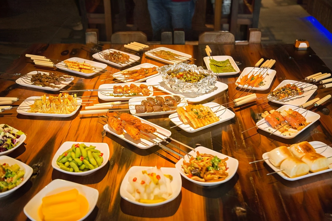 After hot pot, skewers, and drinking, I got even hungry iNEWS