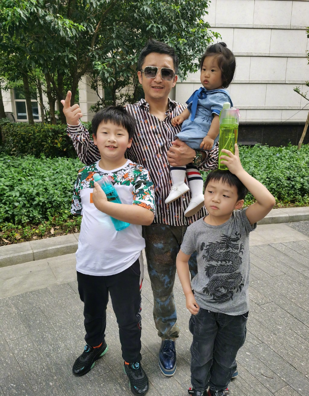 Recent photos of Zou Shiming's son: Xuan Xuan is the father's style ...