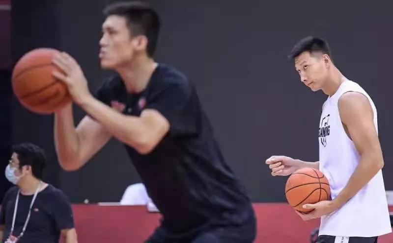 Yi Jianlian is ready to debut, Xu Jie is in good condition, and Tao is ...