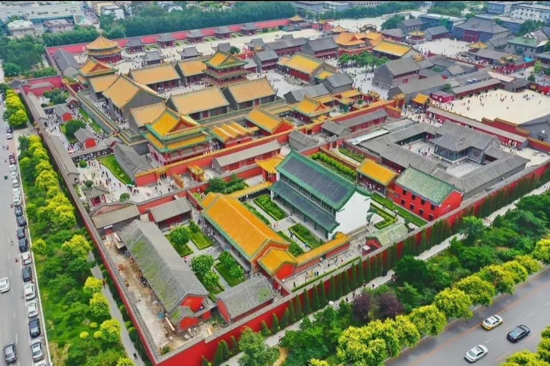 Explain the mystery of Emperor Shunzhi's ascension to the throne-under