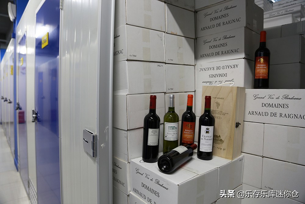 Mini storage of red wine, temperature and humidity control is the key