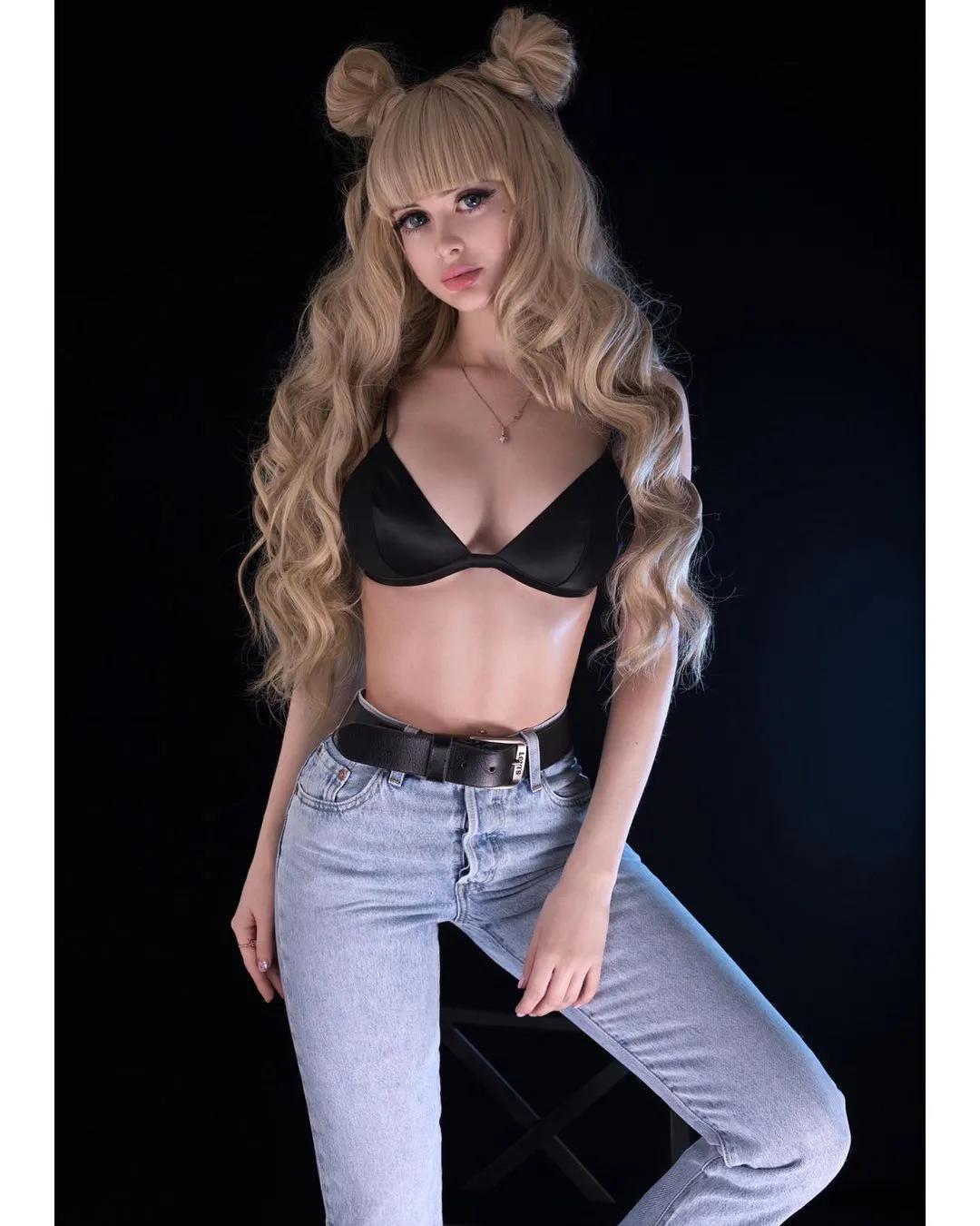 Being "bred in captivity" for 33 years, the real Barbie has become a "sex  doll" for people to enjoy - iNEWS