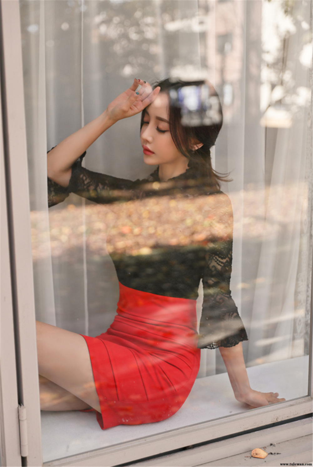 孙允珠丨黑蝴蝶华尔兹罗裳织莎镂空裙