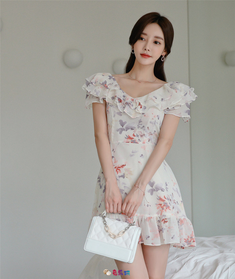 孙允珠丨芳町原野山茶小碎花可爱洋裙