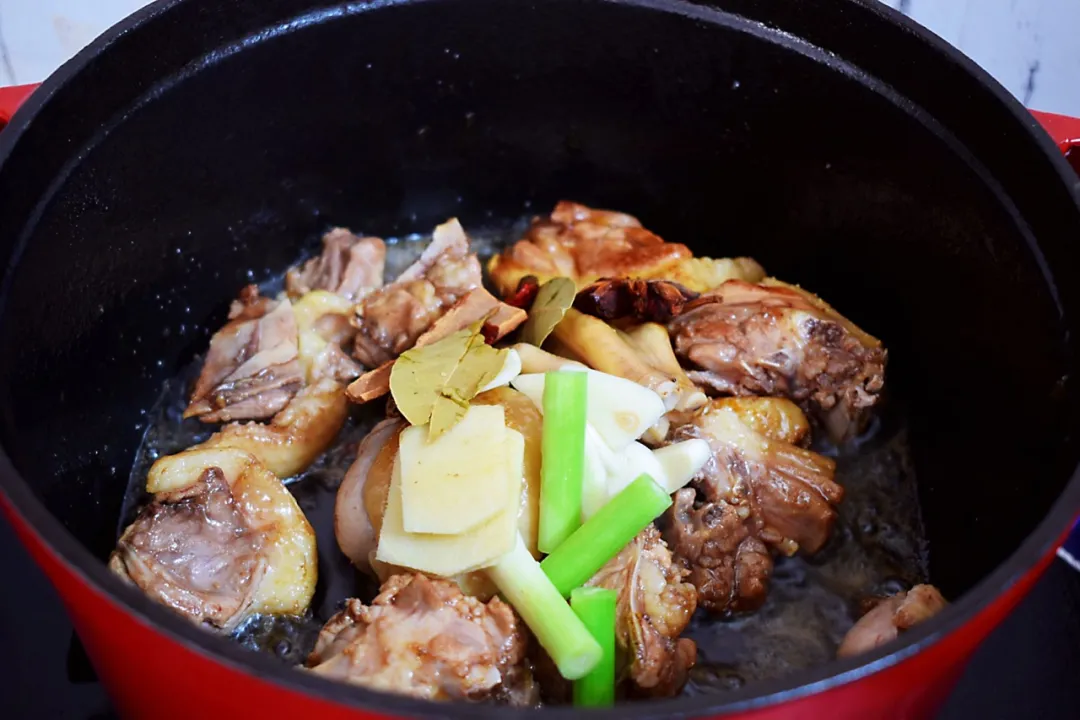 家常美食：红烧鸭子做法，酥烂入味，色泽鲜亮鲜嫩可口 第7张