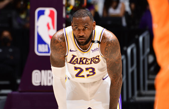 The Lakers Sun Injury Report Is Out Paul James Played With Injury Thick Eyebrows Or Missed Due 