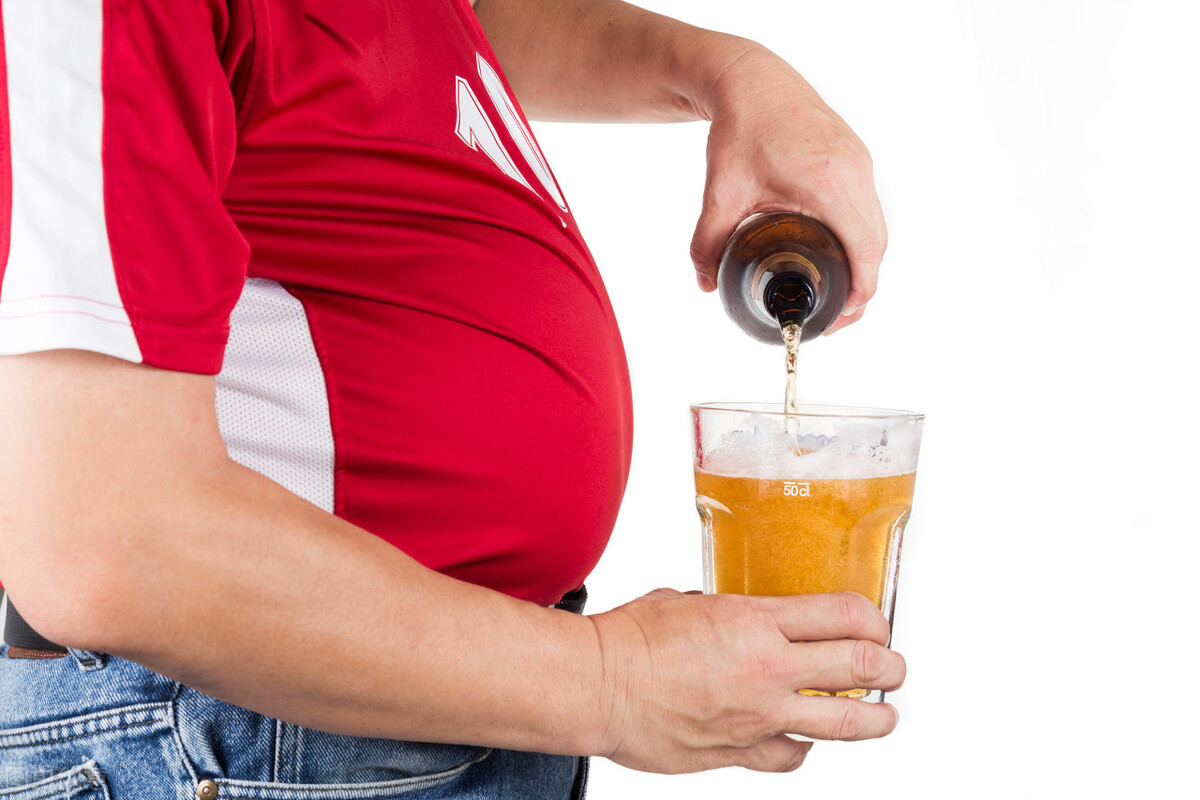 How does the "beer belly" grow?Is it caused by drinking beer?The result is beyond your