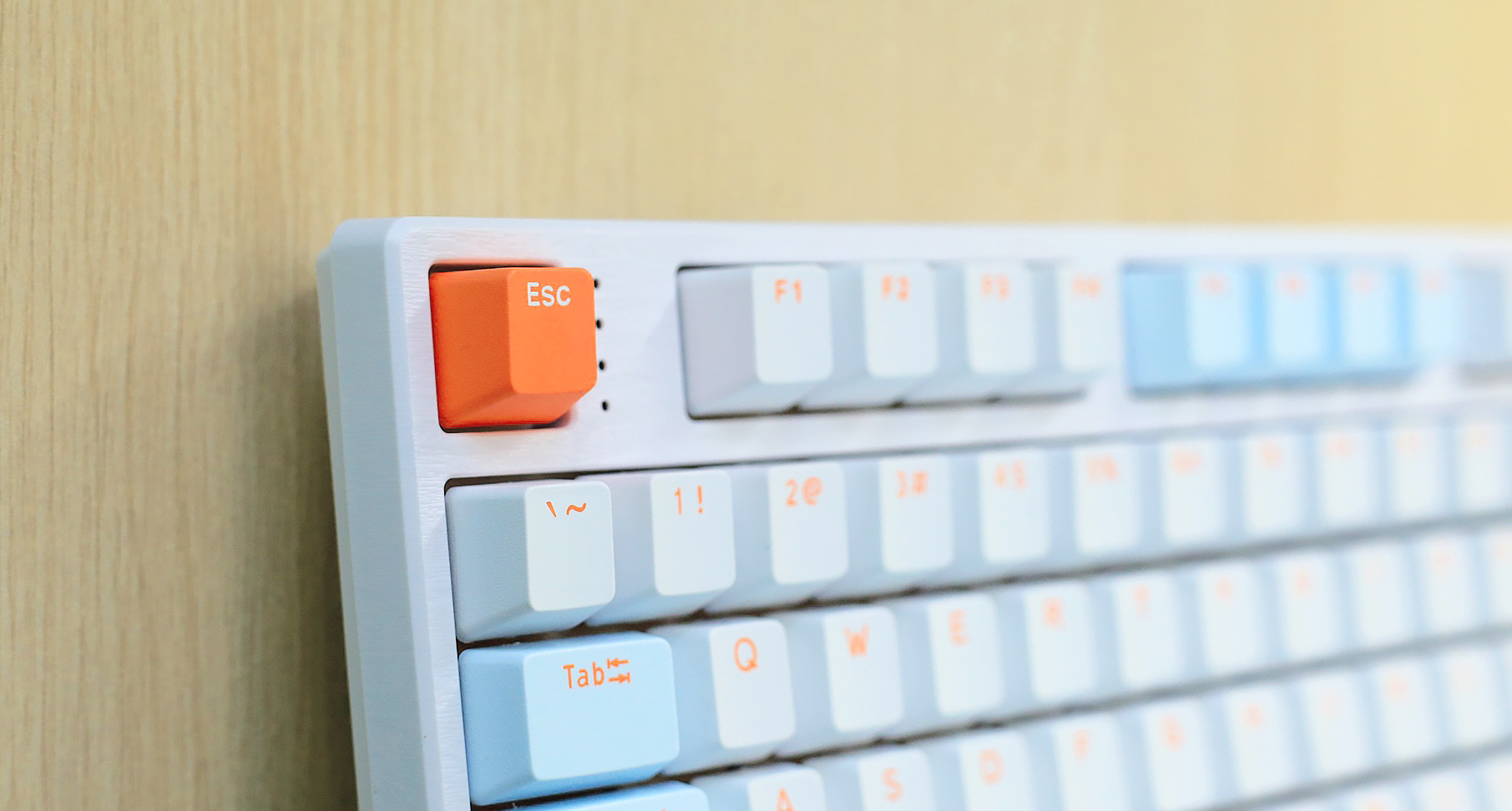 Squeeze toothpaste, one step HELLO GANSS HS98T wireless threemode