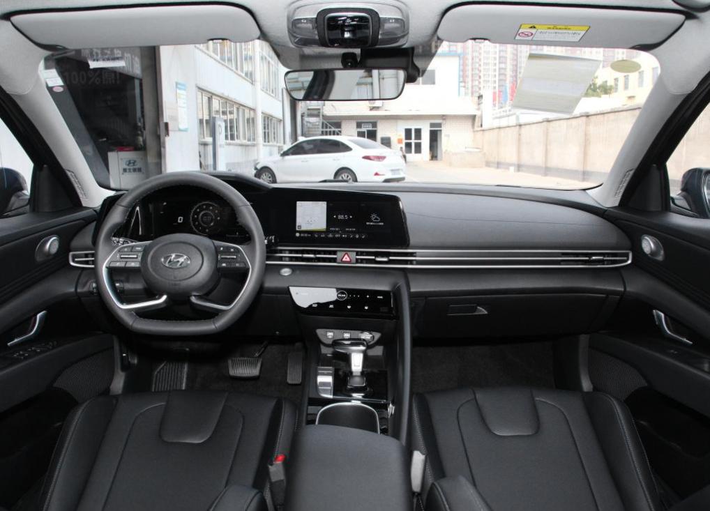 How to choose a suitable family car within 100,000 yuan when buying a