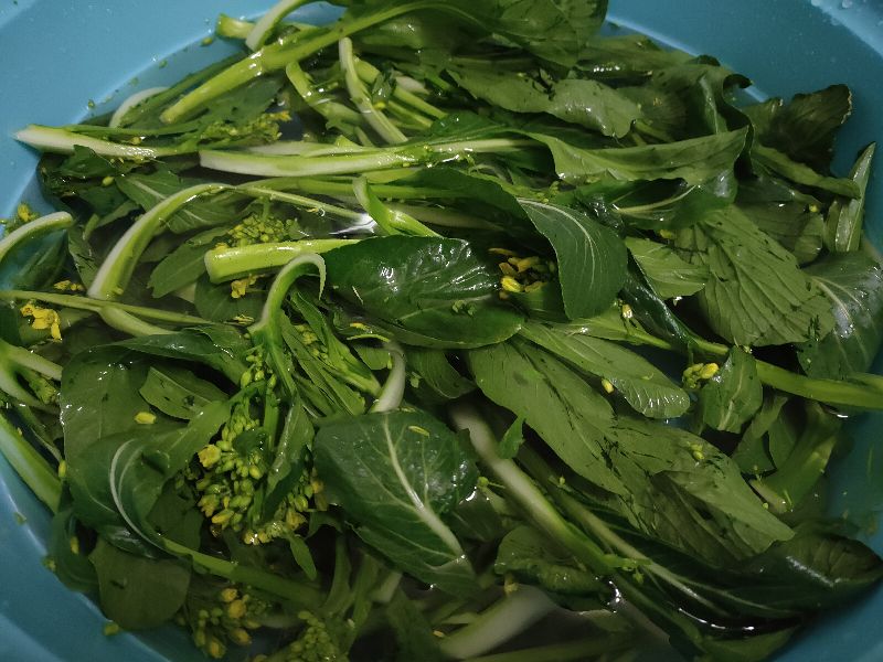 Can the yellow flowers on the cabbage be eaten?Teach you how to do it correctly, the fried