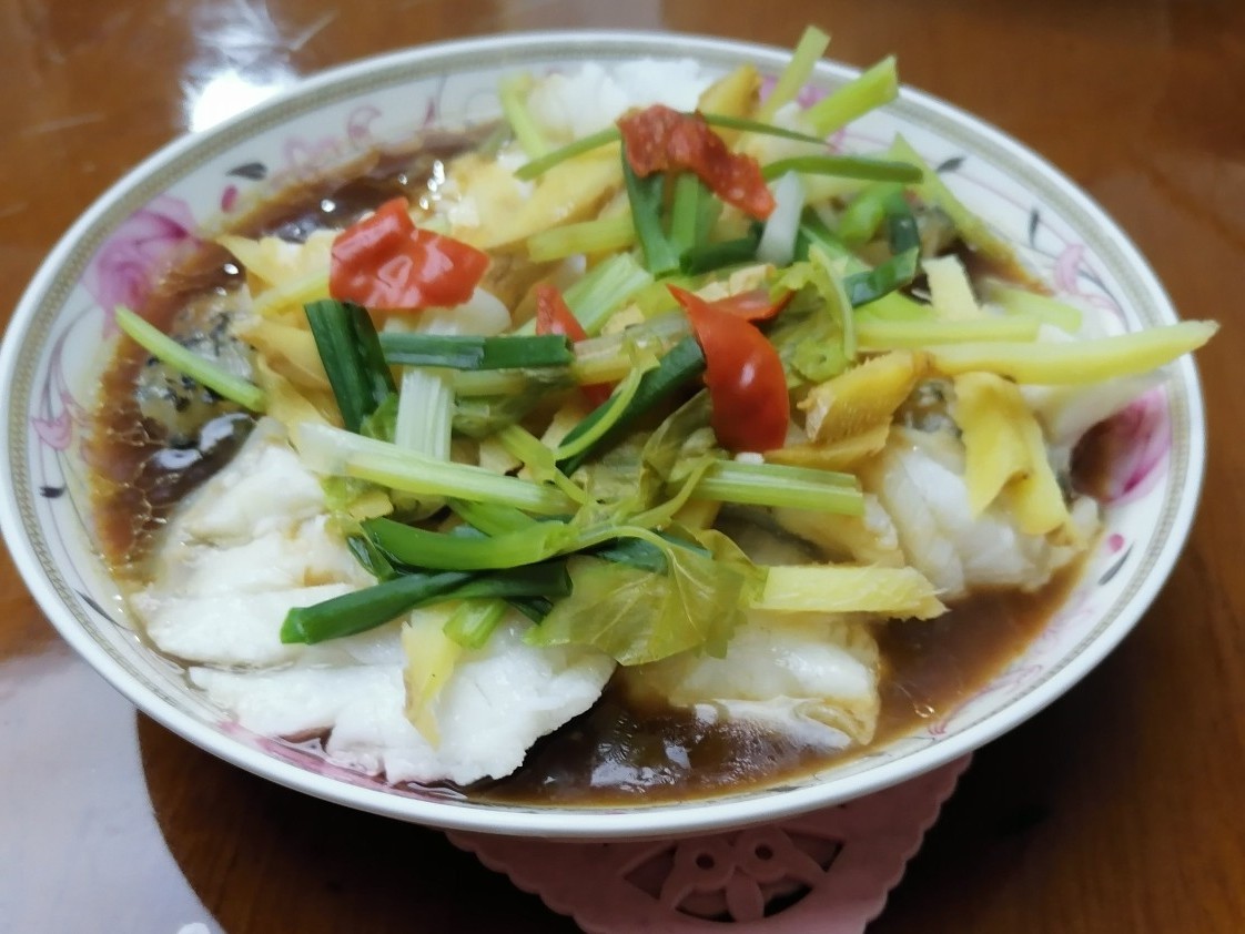 I will cook steamed gentian fish for children on vacation at home, and