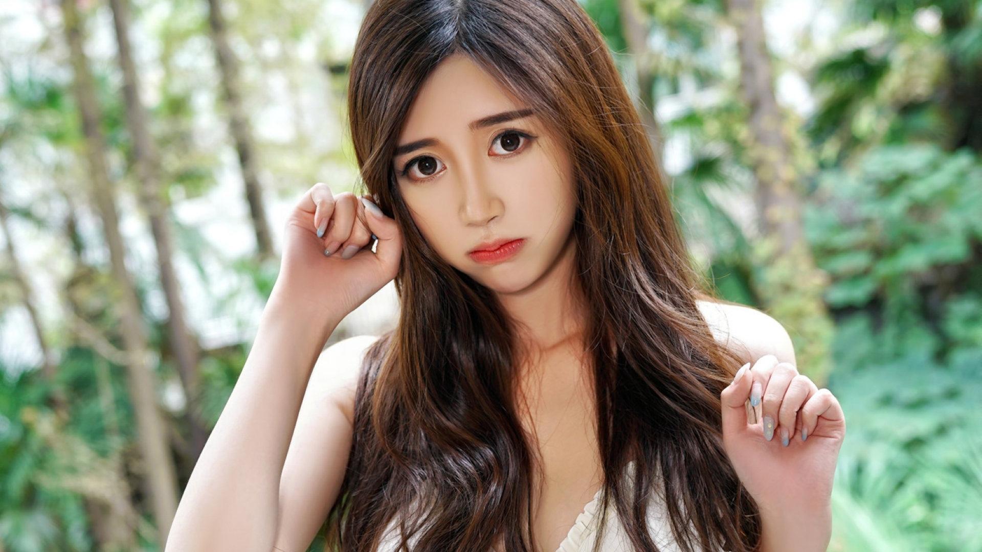 Fresh and seductive long hair beautiful girl temperament photo - iNEWS 