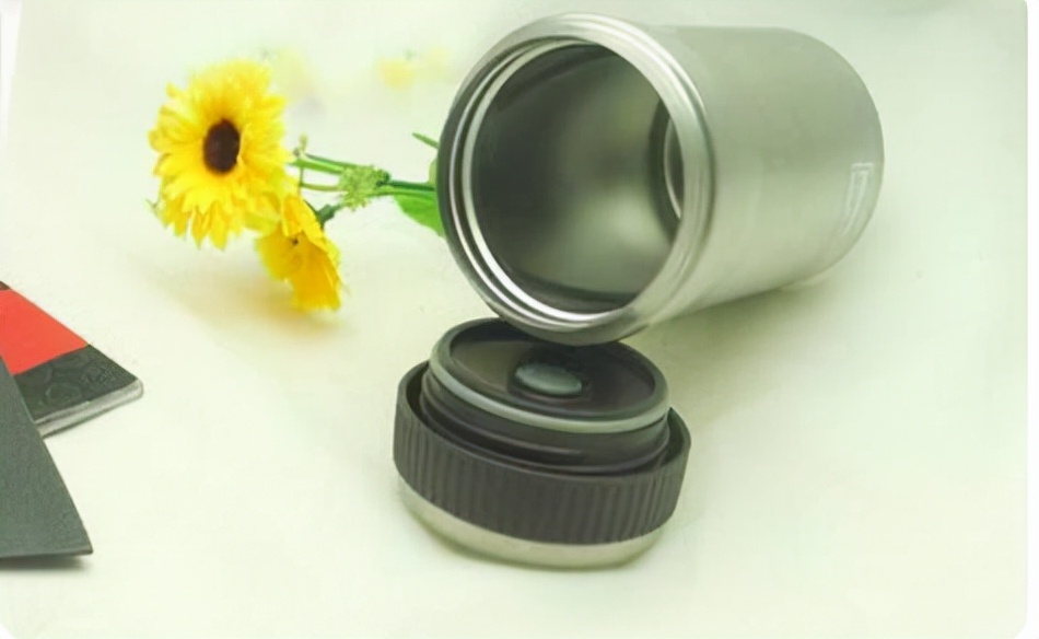 How to remove the strange smell of the vacuum flask, learn these points