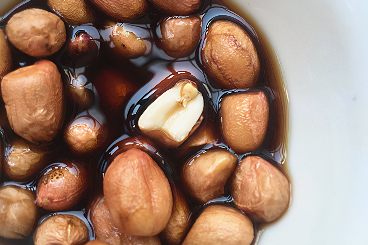 I often eat peanuts. Is it a blood pressure or lifting blood pressure