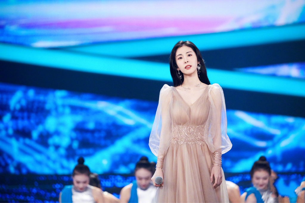 Zhang Bichen released a new album, Zhao Liying played Call for its new ...