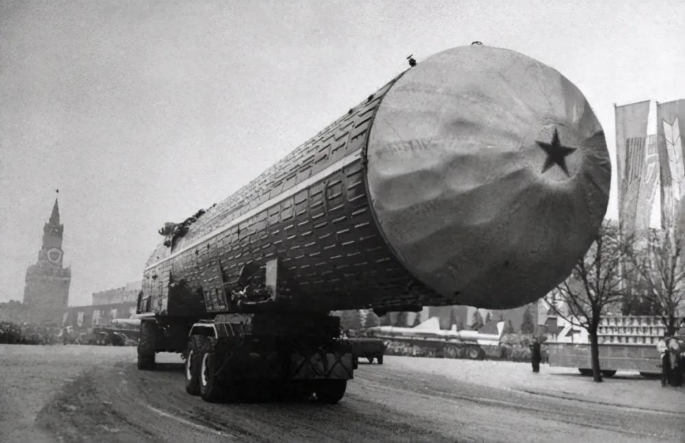 How did the Soviet Union respond to the "perimeter/dead hand" system of