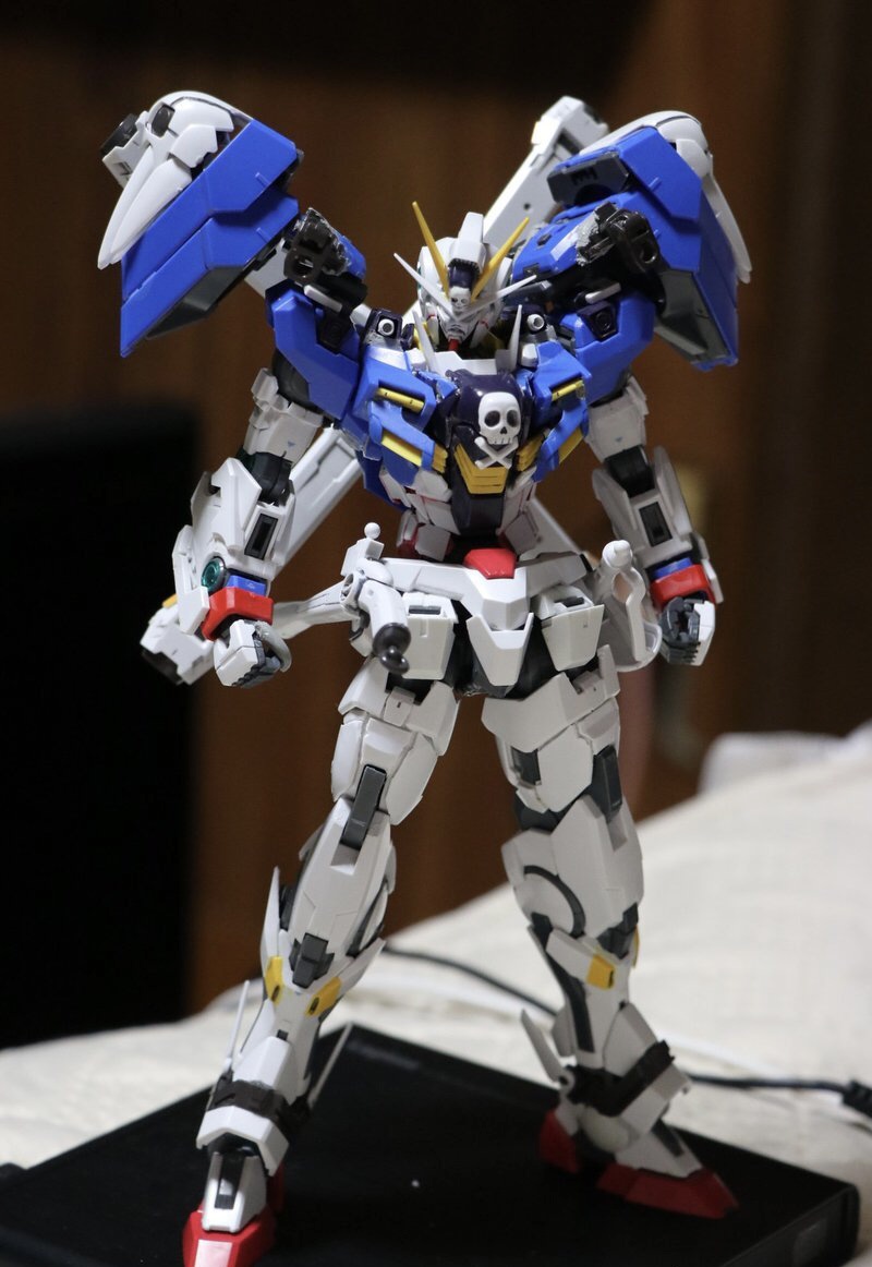 Five 00 series Gundam model transformations, Alien, Statue of Liberty ...